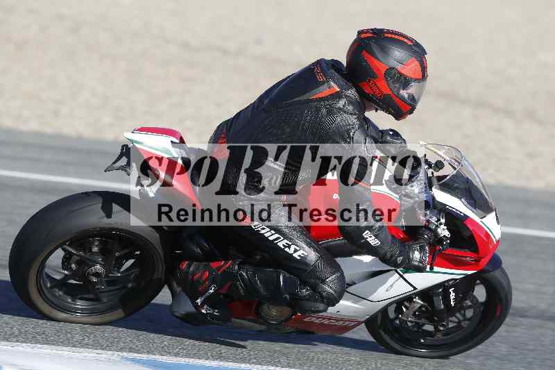 /02 28.-31.01.2025 Moto Center Thun Jerez/gruen-green/92